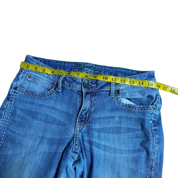 Wrangler Retro Mae Mid-Rise Bootcut Jean in a light wash Size 8x34 Western - Picture 8 of 10